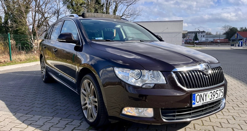 Skoda Superb cena 45000 przebieg: 238000, rok produkcji 2011 z Nowe Miasto nad Pilicą małe 497